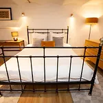 Beautiful Converted One Bedroom Apartment